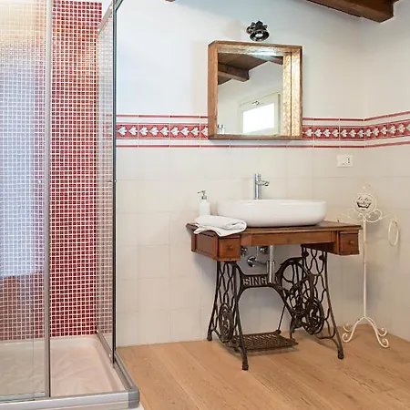 Lecolombare Alloggio per agriturismo *